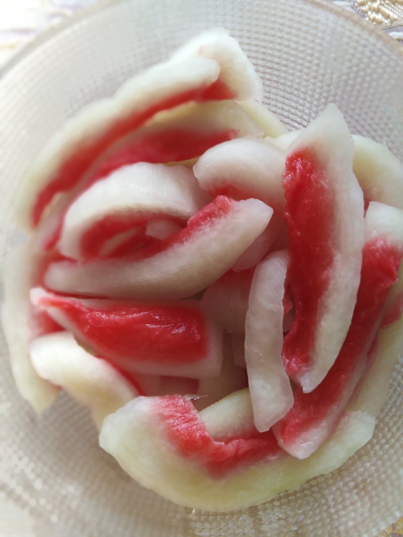 Steps of pickling crispy and sweet watermelon rind: 4