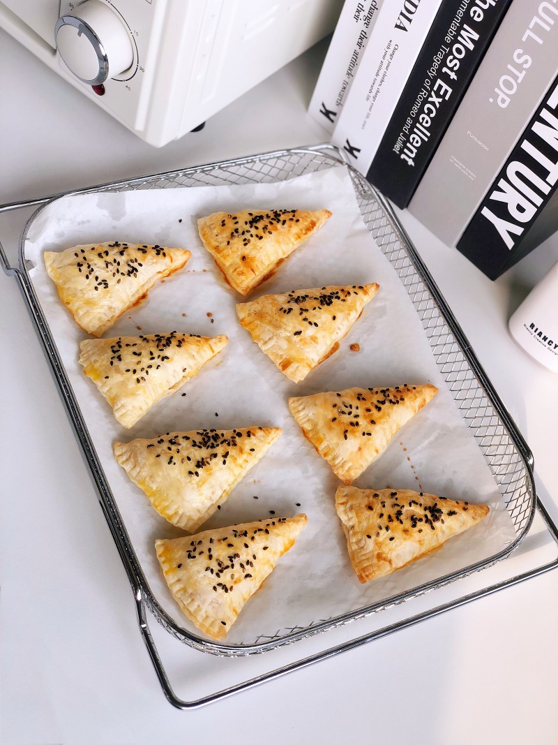 Steps to make hand cake version of apple pie: 7